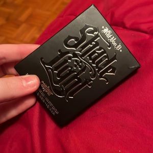 Brand new in box  shade and light mini contour pallete